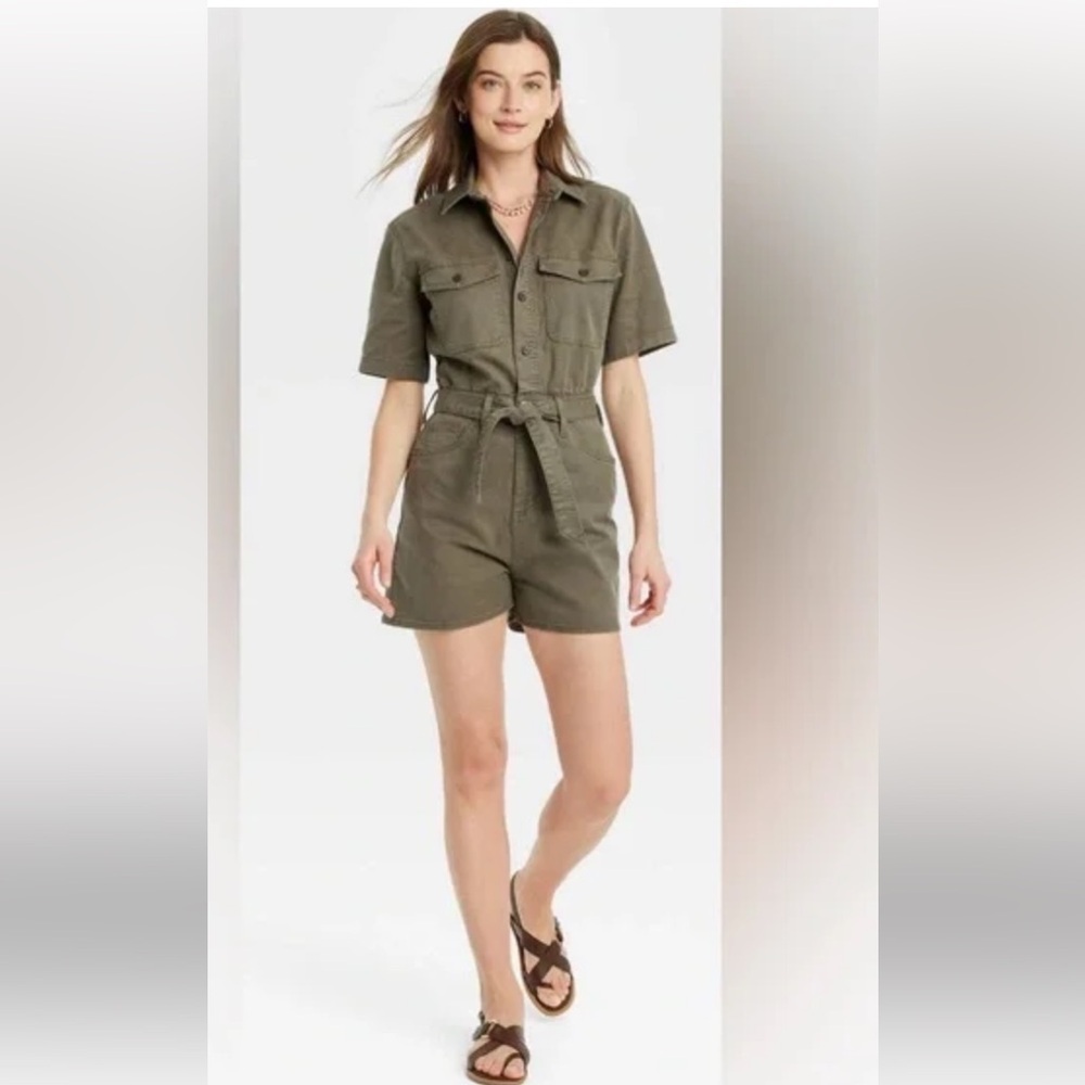 Universal Thread Green Romper Shorts High-Waisted size 17